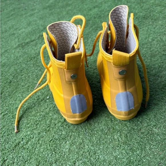 Hunter Vibrant Yellow Lace-Up Boots - Picture 3 of 9